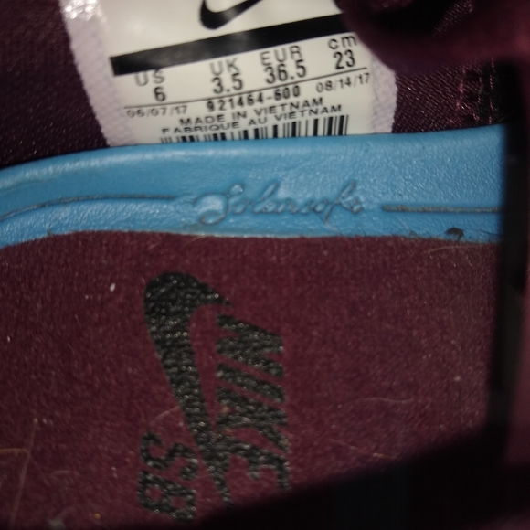 Nike SB Check Burgundy Sneakers - Picture 3 of 7